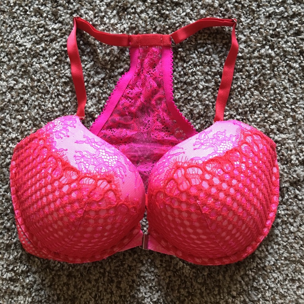Beautiful Victoria’s Secret bra 34DDD